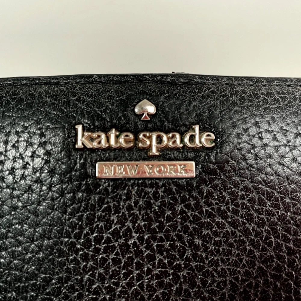 “kate spade” slim black Pebbled Leather bi-fold wallet - Picture 4 of 8